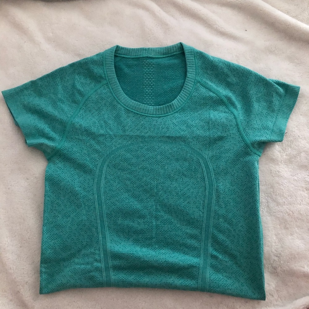 Green Lululemon t shirt